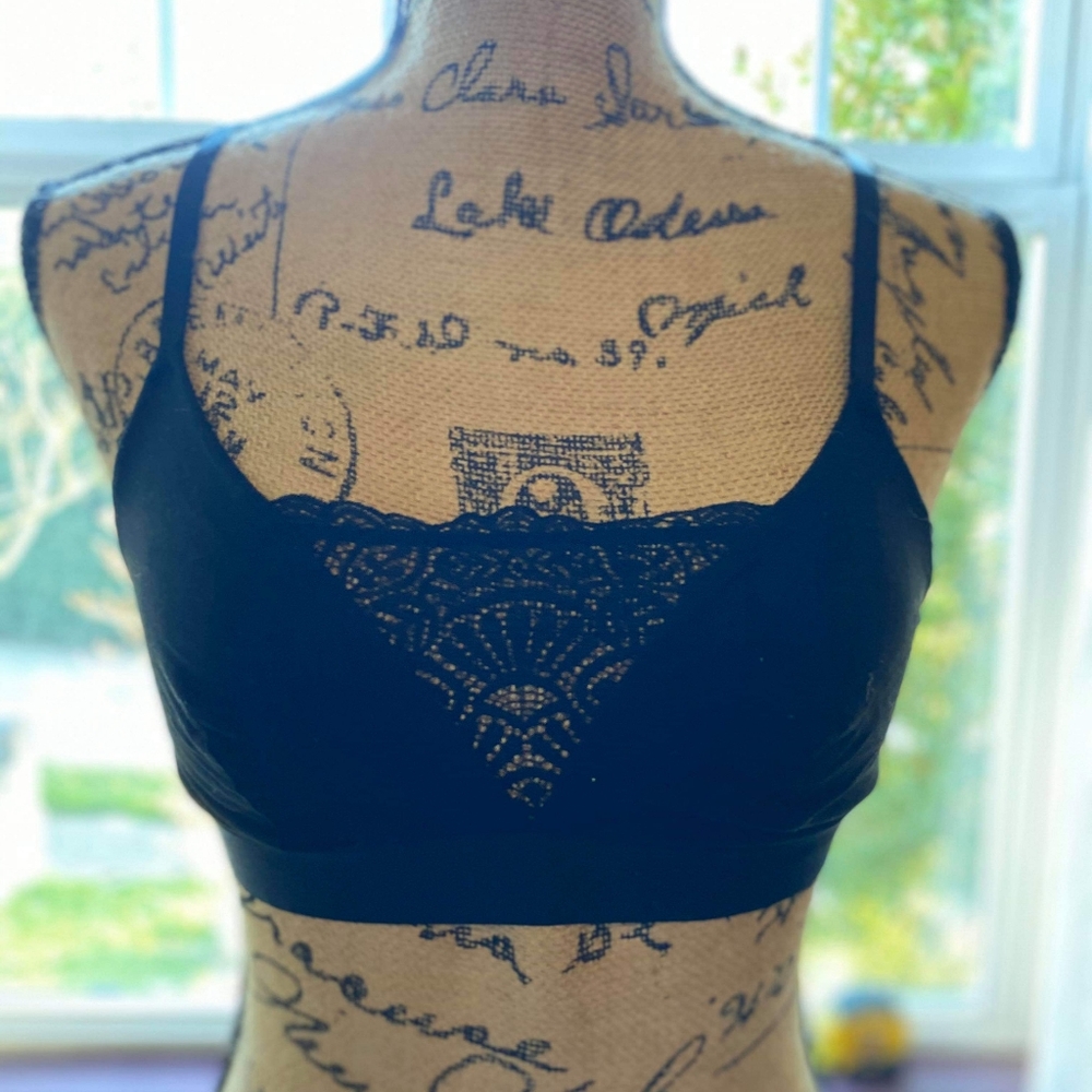 Black lace comfy sexy cute bralette